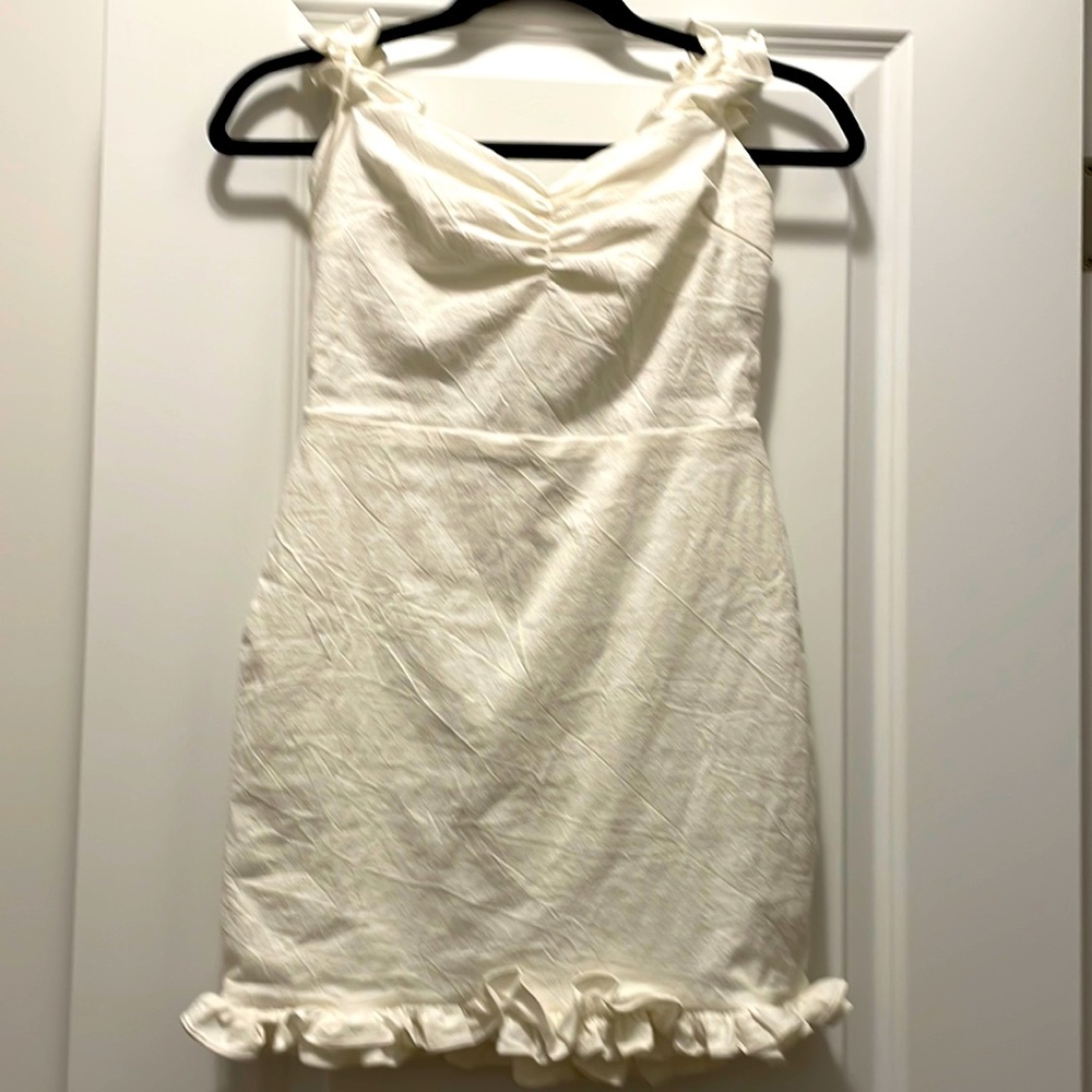 White ruffled sleeve cotton and spandex dress